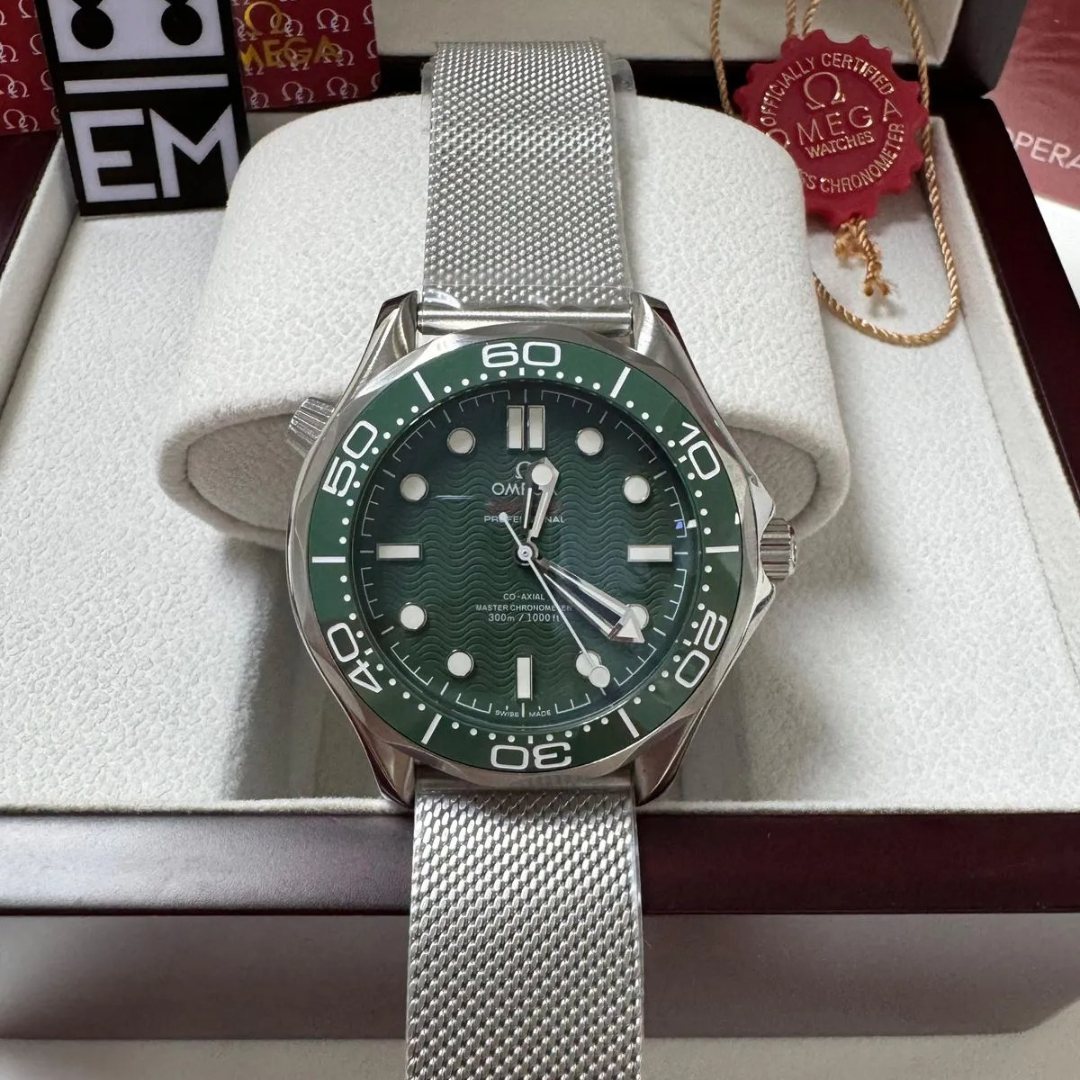 Omega Seamaster “Diver 300M” Green/Mesh Bracelet