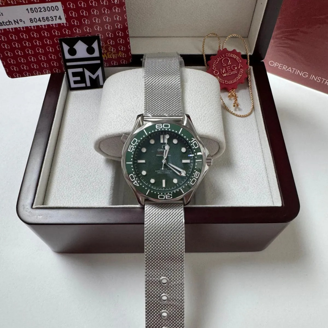 Omega Seamaster “Diver 300M” Green/Mesh Bracelet