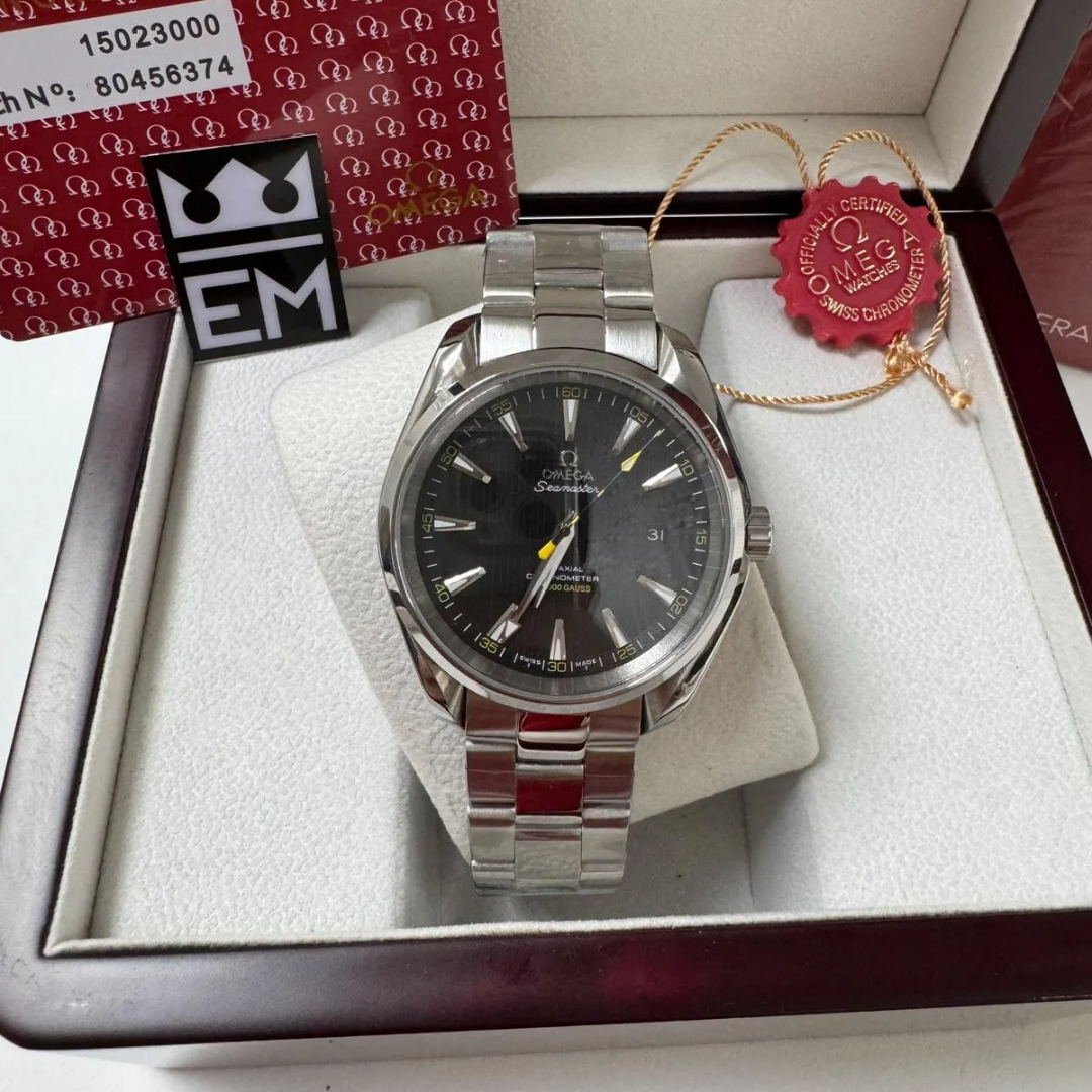 Omega Seamaster Aqua Terra > 15.000 GAUSS (Black Dial in Yellow)