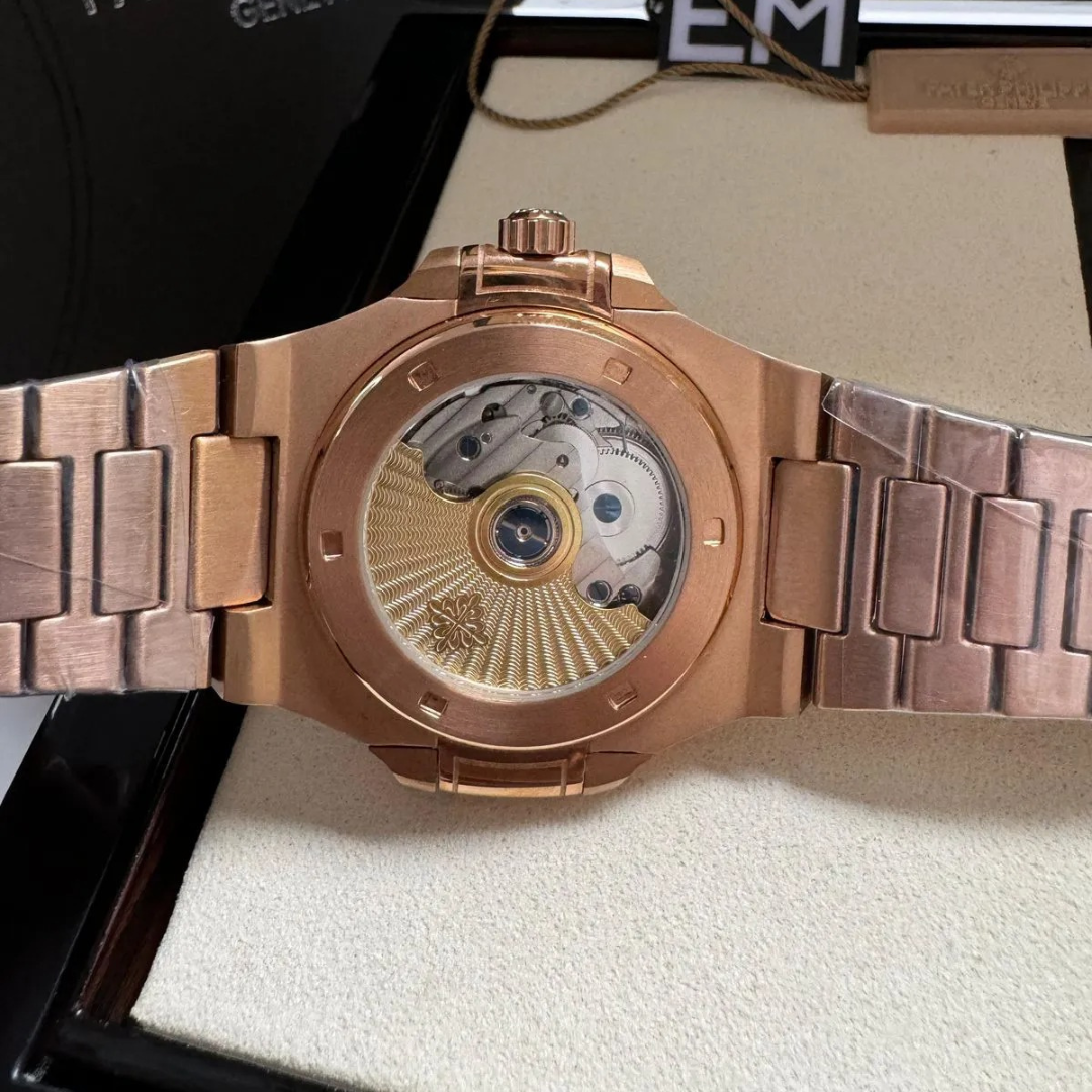 PATEK PHILIPPE NAUTILUS GREEN – ANNUAL CALENDAR & MOONPHASE AUTOMATIC